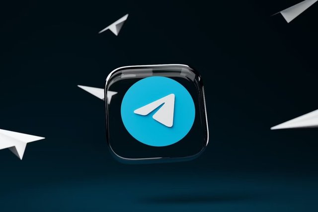 Amsterdam officials banned from using Telegram