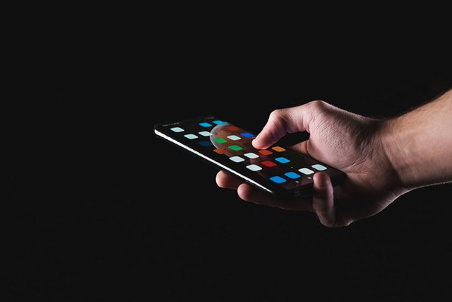 WhatsApp to support third-party chats