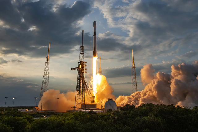 SpaceX secures $733 million contract for U.S. Space Force launches