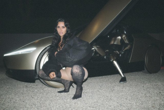 Kim Kardashian Becomes the First to Receive Tesla Optimus Robot and Cybercab