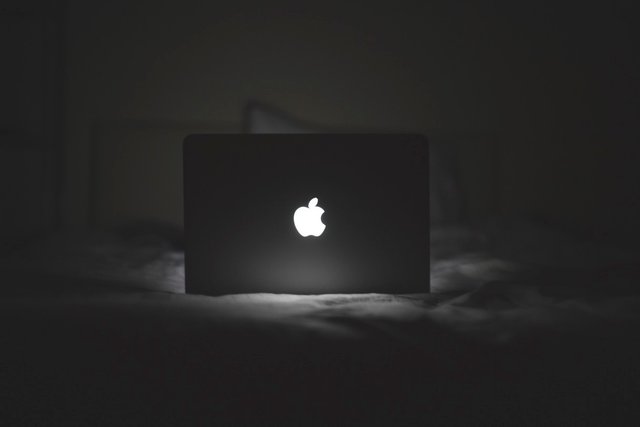 Apple to Add Cellular Connectivity to MacBook