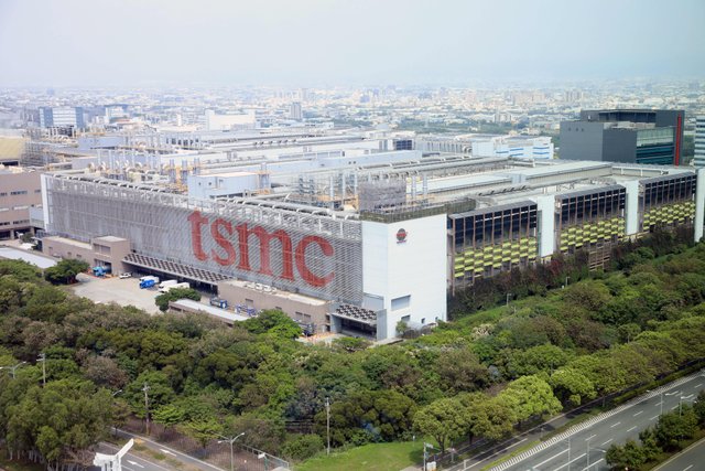 Trump Administration Proposes Handing Over Intel’s U.S. Facilities to Taiwan’s TSMC