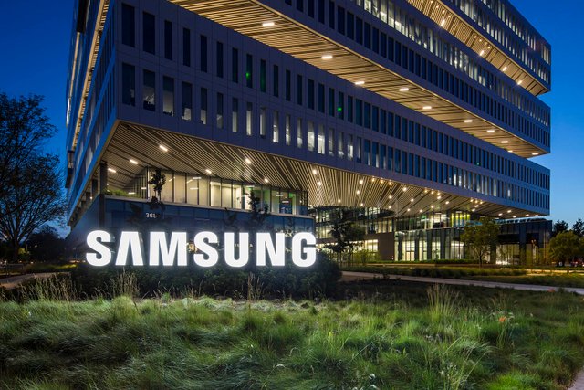 Samsung CEO Warns of Crisis, Calls for Urgent Restructuring