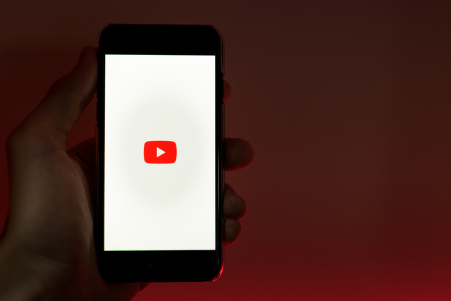 YouTube redesigns its video player for the first time in a decade — and users aren’t thrilled