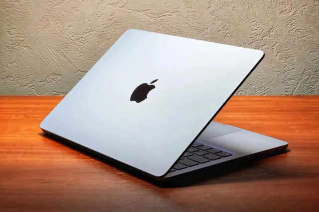 Budget MacBook reference spotted in macOS code