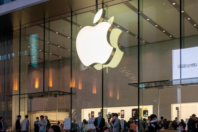 Apple’s first foldable iPhone expected to debut in September without delays