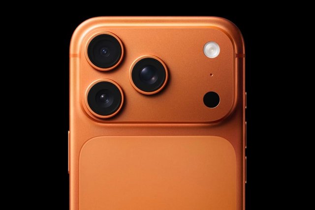 iPhone 17 Pro Max sealed in time capsule until 2276