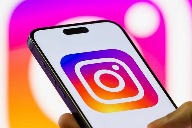 Instagram changes its wordmark for the first time in 10 years