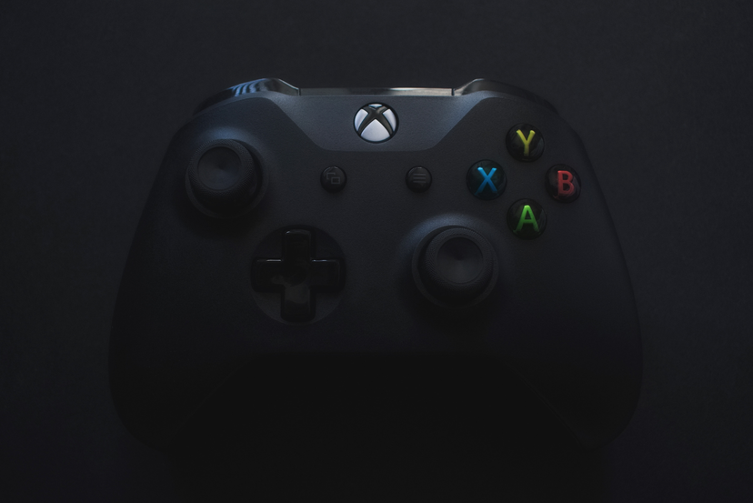 Xbox Elite 3 prototype appears online with a built-in display